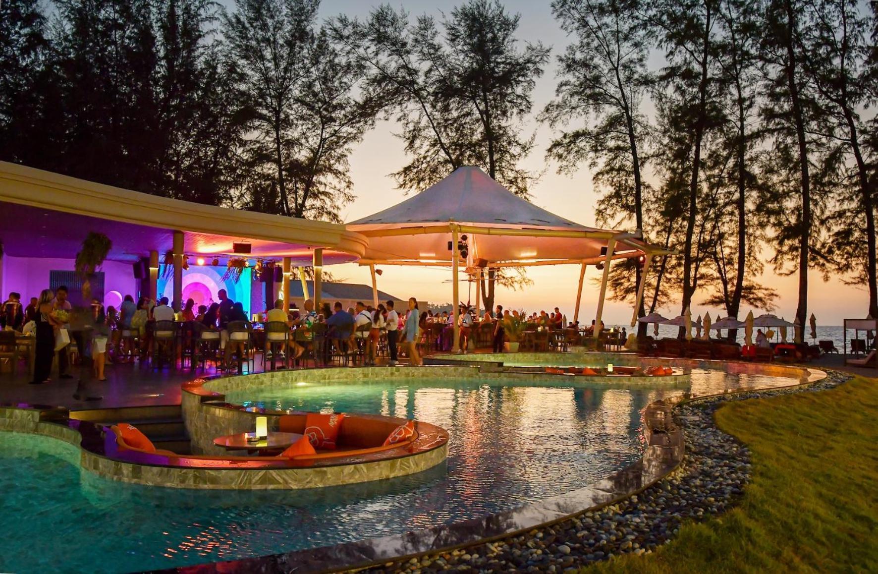 Amora Beach Resort Phuket Bang Tao Plajı Dış mekan fotoğraf