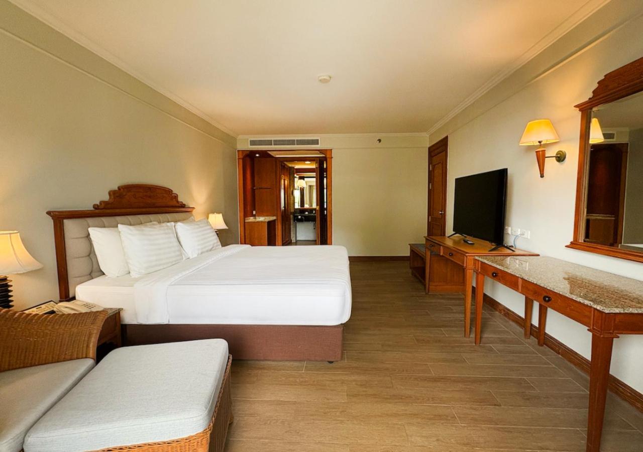 Amora Beach Resort Phuket Bang Tao Plajı Dış mekan fotoğraf
