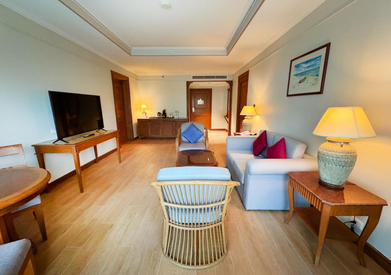 Amora Beach Resort Phuket Bang Tao Plajı Dış mekan fotoğraf